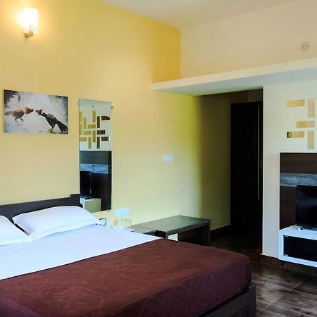 Karkera Comforts Hotel Madikeri Exterior photo