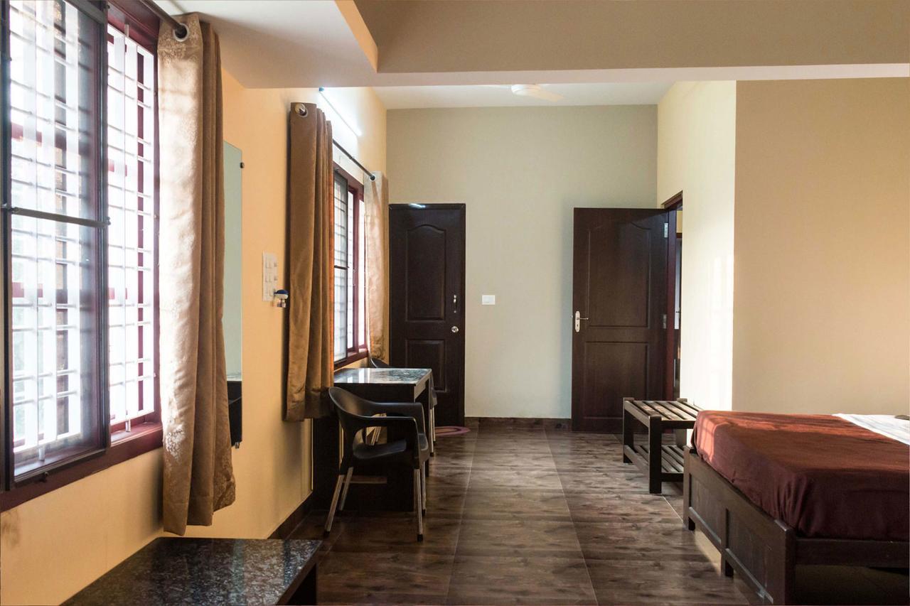 Karkera Comforts Hotel Madikeri Exterior photo