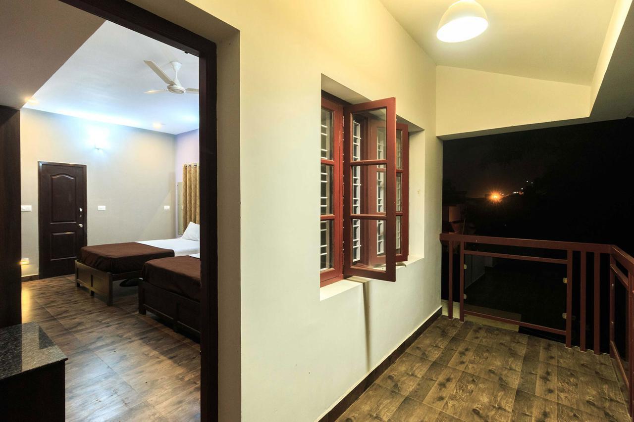 Karkera Comforts Hotel Madikeri Exterior photo