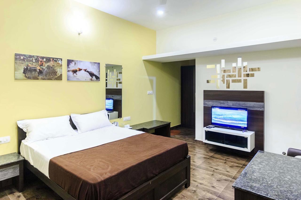 Karkera Comforts Hotel Madikeri Exterior photo