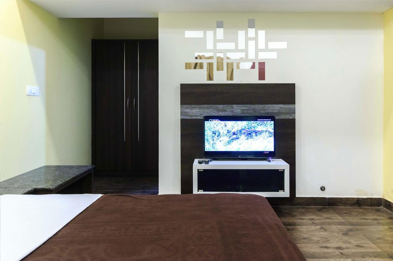Karkera Comforts Hotel Madikeri Exterior photo